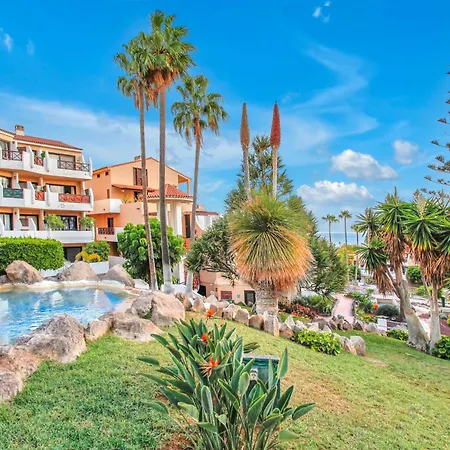 Appartamento With Pool And Gardens